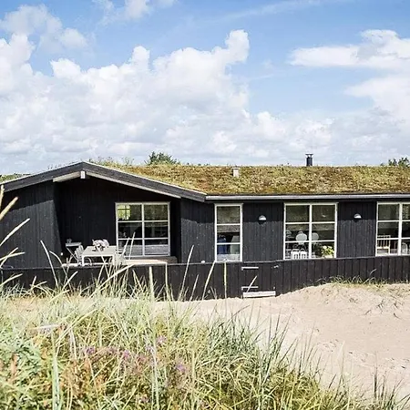 Henne Lix Henne Strand